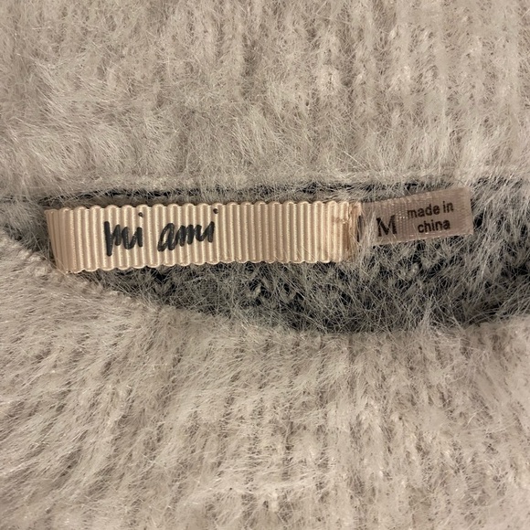 Francesca’s Mi Ami Eyelash Cozy Sweater White & Black Size Medium - Picture 9 of 10